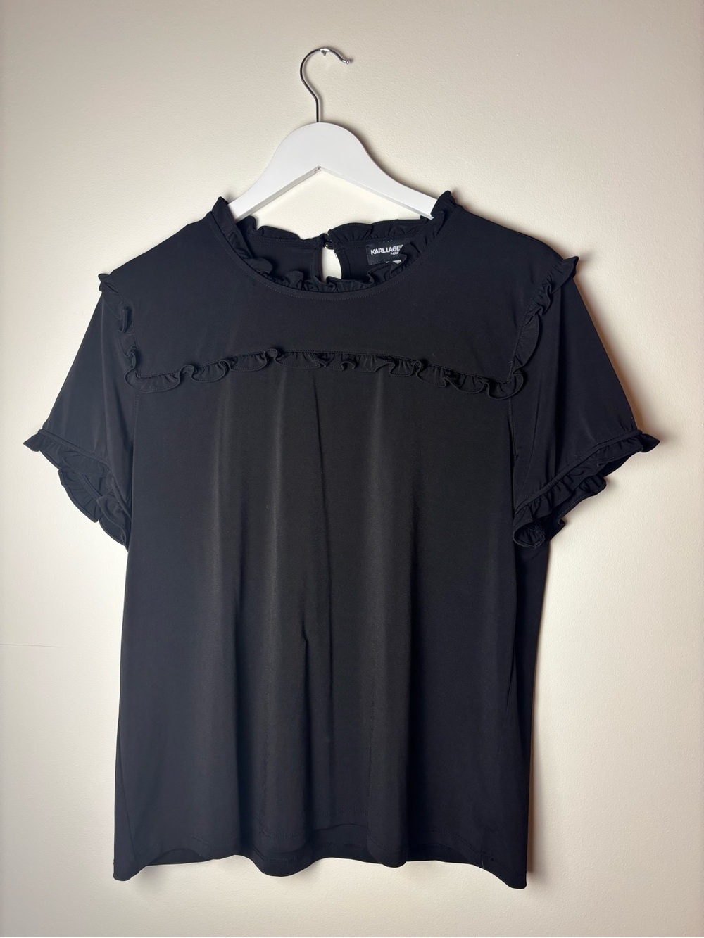 Karl Lagerfeld Paris Black Ruffle-Trim Short Sleeve Tee, size Large